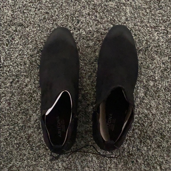 Black Heeled Ankle Booties with zipper - Picture 2 of 5